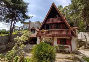 Foto 1 de Casa com 3 Quartos à venda, 910m² em Cascata dos Amores, Teresópolis
