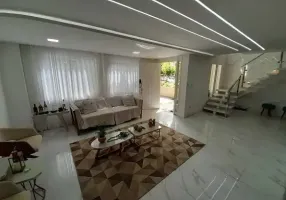 Foto 1 de Casa com 4 Quartos à venda, 180m² em Praia de Juquehy, São Sebastião