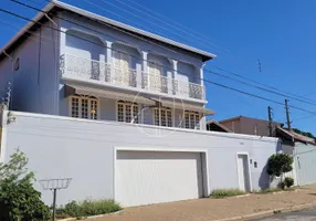 Foto 1 de Sobrado com 4 Quartos à venda, 310m² em Jardim dos Oliveiras, Campinas