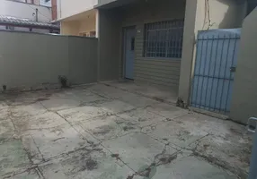 Foto 1 de Casa com 2 Quartos para alugar, 10m² em Centro, Taubaté