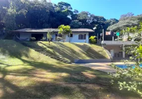 Foto 1 de Casa com 4 Quartos para venda ou aluguel, 215m² em Serra da Cantareira, Mairiporã