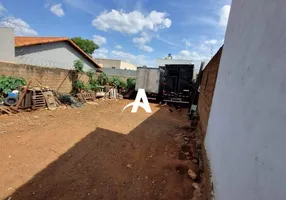 Foto 1 de Lote/Terreno à venda, 250m² em São Jorge, Uberlândia