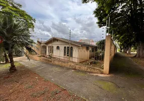 Foto 1 de Casa com 3 Quartos à venda, 161m² em Jardim Tabaetê, Maringá