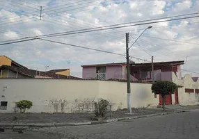 Foto 1 de Sobrado com 4 Quartos à venda, 393m² em Itaoca, Mongaguá