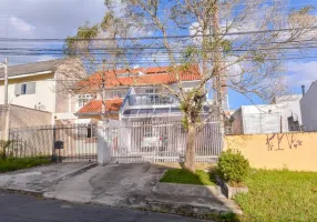 Foto 1 de Sobrado com 4 Quartos à venda, 200m² em Pilarzinho, Curitiba