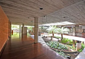 Foto 1 de Casa com 8 Quartos à venda, 976m² em Cidade Jardim, São Paulo