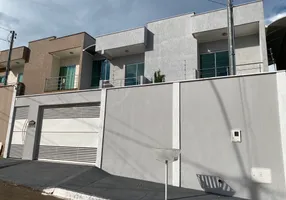 Foto 1 de Sobrado com 3 Quartos à venda, 170m² em Goiania 2, Goiânia