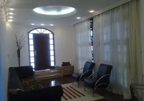 Foto 1 de Casa com 6 Quartos à venda, 318m² em Vila Clóris, Belo Horizonte