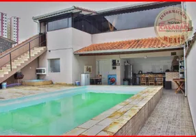 Foto 1 de Casa com 4 Quartos à venda, 300m² em Vila Tupi, Praia Grande