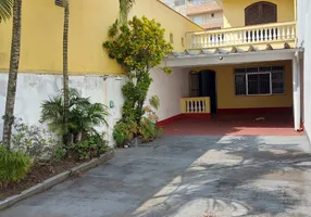 Foto 1 de Sobrado com 2 Quartos à venda, 164m² em Vila Tupi, Praia Grande