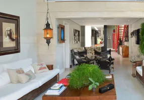 Foto 1 de Casa com 3 Quartos para alugar, 234m² em Balneário Praia do Pernambuco, Guarujá