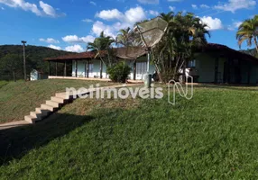 Foto 1 de Fazenda/Sítio com 5 Quartos à venda, 190m² em , Onça de Pitangui