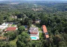 Foto 1 de Fazenda/Sítio com 3 Quartos à venda, 1300m² em Pavão-Canguera, São Roque