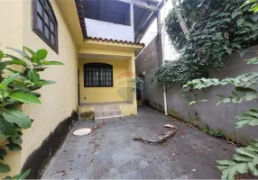 Foto 1 de Casa com 3 Quartos à venda, 110m² em Bento Ribeiro, Rio de Janeiro