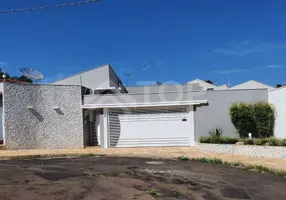 Foto 1 de Casa com 3 Quartos à venda, 222m² em Jardim Citelli, São Carlos