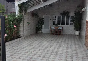 Foto 1 de Casa com 2 Quartos à venda, 102m² em Solemar, Praia Grande