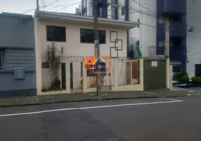 Foto 1 de com 3 Quartos para alugar, 190m² em Centro, Ponta Grossa