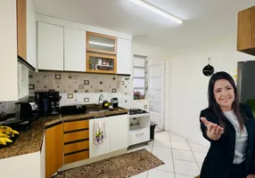Foto 1 de Apartamento com 3 Quartos à venda, 105m² em Barreiros, São José