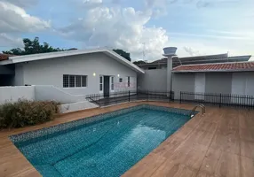 Foto 1 de Casa com 3 Quartos para alugar, 258m² em Zona 02, Maringá