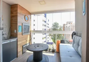 Foto 1 de Apartamento com 2 Quartos à venda, 79m² em Água Verde, Curitiba