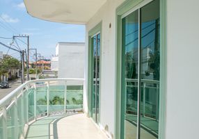 Foto 1 de Apartamento com 2 Quartos à venda, 76m² em Novo Portinho, Cabo Frio