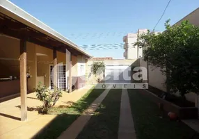 Foto 1 de Casa com 3 Quartos à venda, 196m² em Santa Mônica, Uberlândia