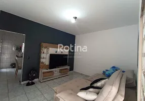 Foto 1 de Casa com 3 Quartos à venda, 200m² em Tubalina, Uberlândia