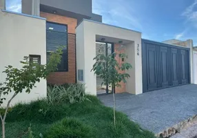 Foto 1 de Casa de Condomínio com 3 Quartos à venda, 180m² em , Guapiaçu