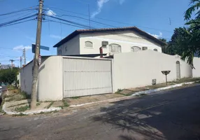 Foto 1 de Sobrado com 4 Quartos para alugar, 430m² em Setor Sul, Goiânia