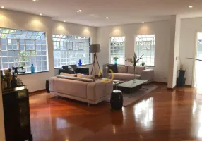 Foto 1 de Sobrado com 4 Quartos à venda, 440m² em Vila Clementino, São Paulo