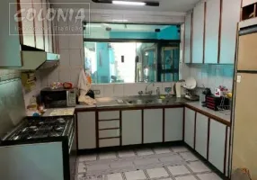 Foto 1 de Sobrado com 3 Quartos à venda, 186m² em Parque Marajoara, Santo André