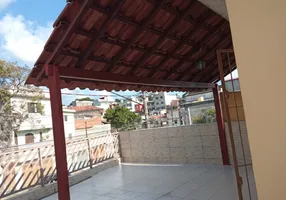 Foto 1 de Sobrado com 3 Quartos à venda, 335m² em Conceição, Diadema