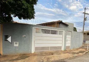 Foto 1 de Casa com 3 Quartos à venda, 82m² em Jardim dos Oitis, Araraquara
