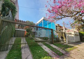 Foto 1 de Casa com 3 Quartos à venda, 255m² em Chácara das Pedras, Porto Alegre