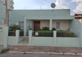 Foto 1 de Casa com 3 Quartos à venda, 220m² em Cohab Nova, Cuiabá