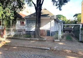 Foto 1 de Casa com 2 Quartos para alugar, 100m² em Passo da Areia, Porto Alegre
