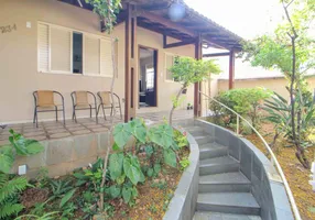 Foto 1 de Casa com 4 Quartos à venda, 236m² em Barreiro, Belo Horizonte
