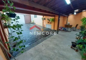 Foto 1 de Casa com 5 Quartos à venda, 271m² em Santa Mônica, Belo Horizonte