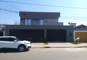 Foto 1 de Sobrado com 3 Quartos à venda, 420m² em Setor Faiçalville, Goiânia