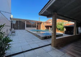 Foto 1 de Casa com 2 Quartos à venda, 105m² em Jardim do Bosque, Cachoeirinha