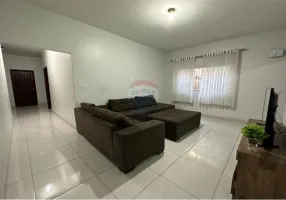 Foto 1 de Casa com 4 Quartos à venda, 215m² em Loteamento Panorama, Araguaína