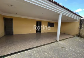 Foto 1 de Casa com 3 Quartos à venda, 227m² em Carajas, Uberlândia