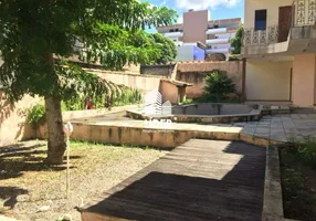 Foto 1 de Casa com 5 Quartos à venda, 320m² em Centro, Cabo Frio