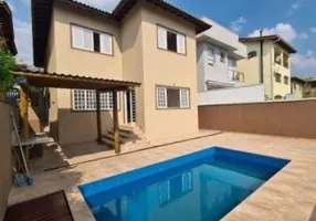 Foto 1 de Casa de Condomínio com 4 Quartos à venda, 260m² em Jardim das Flores, Cotia