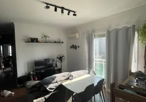 Foto 1 de Apartamento com 2 Quartos para venda ou aluguel, 63m² em Ponta da Praia, Santos