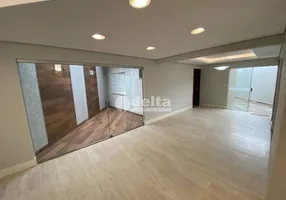Foto 1 de Casa com 4 Quartos para alugar, 280m² em Tabajaras, Uberlândia