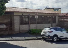 Foto 1 de Casa com 4 Quartos à venda, 219m² em Caiçaras, Belo Horizonte