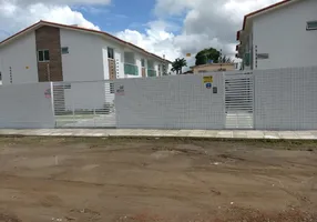 Foto 1 de Casa com 3 Quartos à venda, 67m² em Cordeiro, Recife