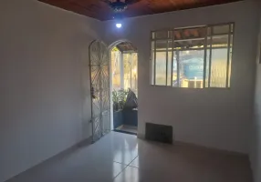Foto 1 de Casa com 2 Quartos para alugar, 40m² em Vila Capitão Rabelo, Guarulhos