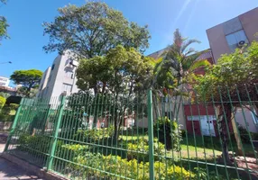 Foto 1 de Apartamento com 2 Quartos à venda, 54m² em Menino Deus, Porto Alegre
